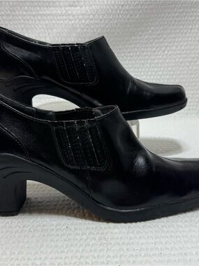 AEROSOLES Black Low Chunky Heel Slip-On Pumps
